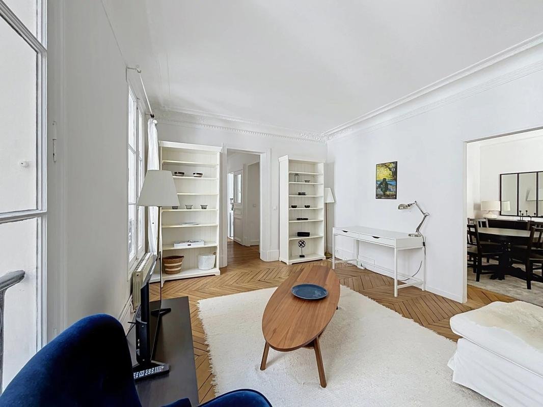 Apartment in Saint Philippe du Roule, Paris 8e Arrondissement, Paris 3 - 19170008
