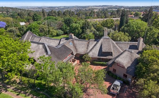 Country House in Crowthorne AH, Gauteng, South Africa 1