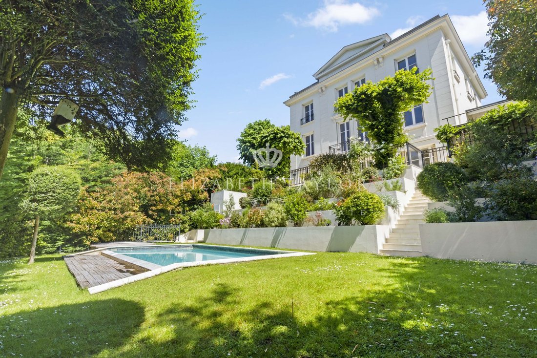 Townhouse in Forêt, Saint-Germain-en-Laye, France 1 - 19170073