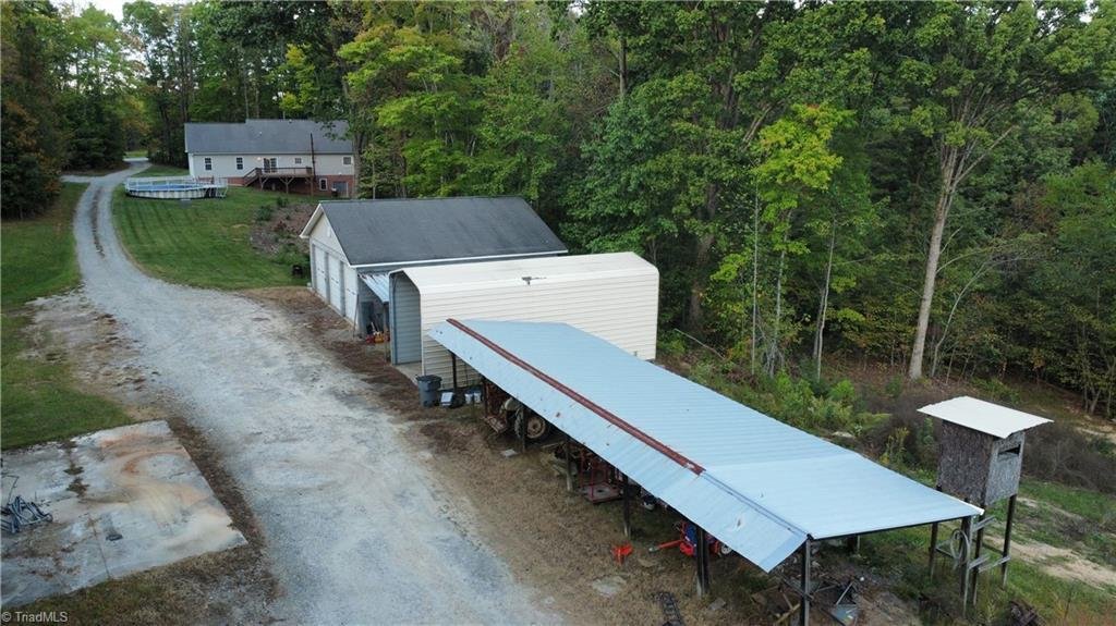 Casa en Walnut Cove, Carolina del Norte, Estados Unidos 4 - 19130686