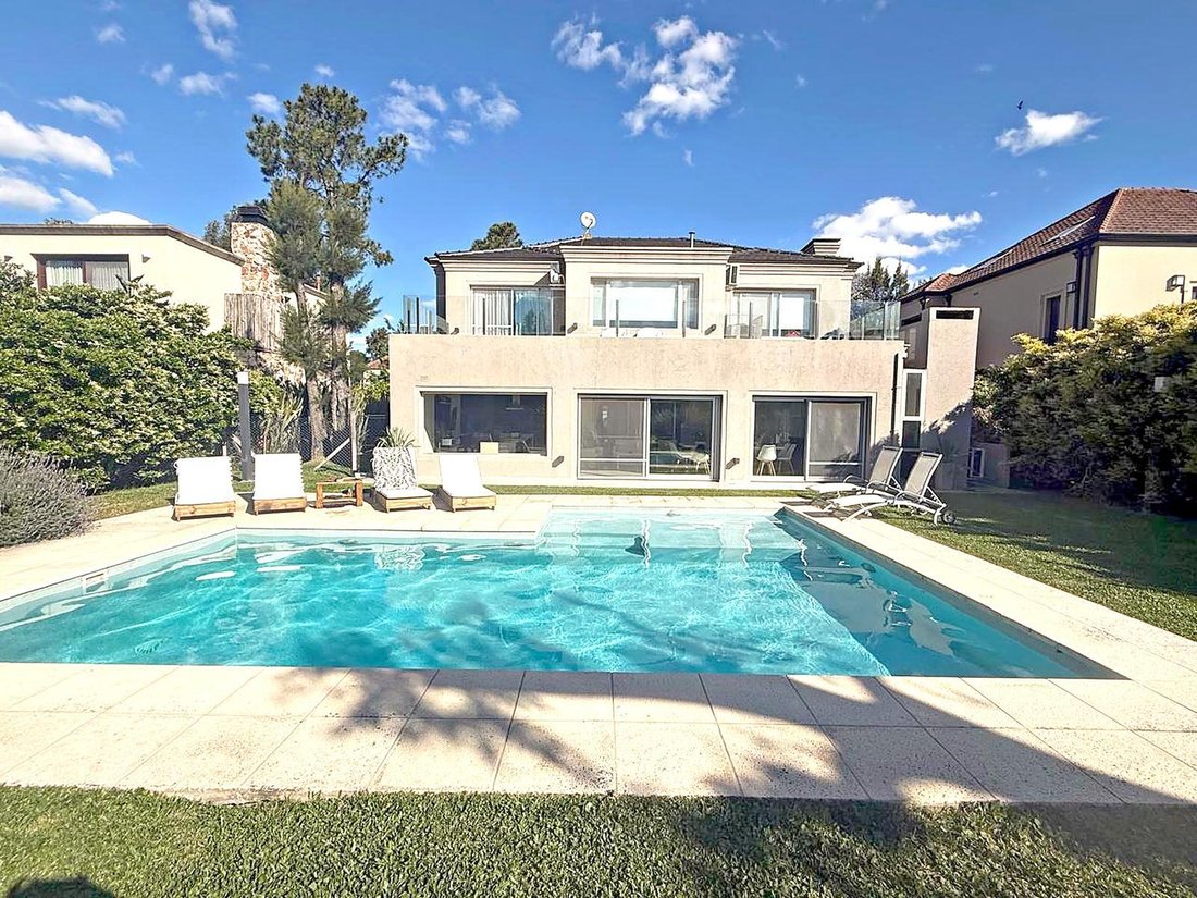 Casa en Esteban Echeverría, Provincia de Buenos Aires, Argentina 4 - 18073308
