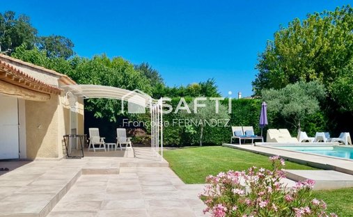Haus in Est, Entraigues-sur-la-Sorgue, Frankreich 1