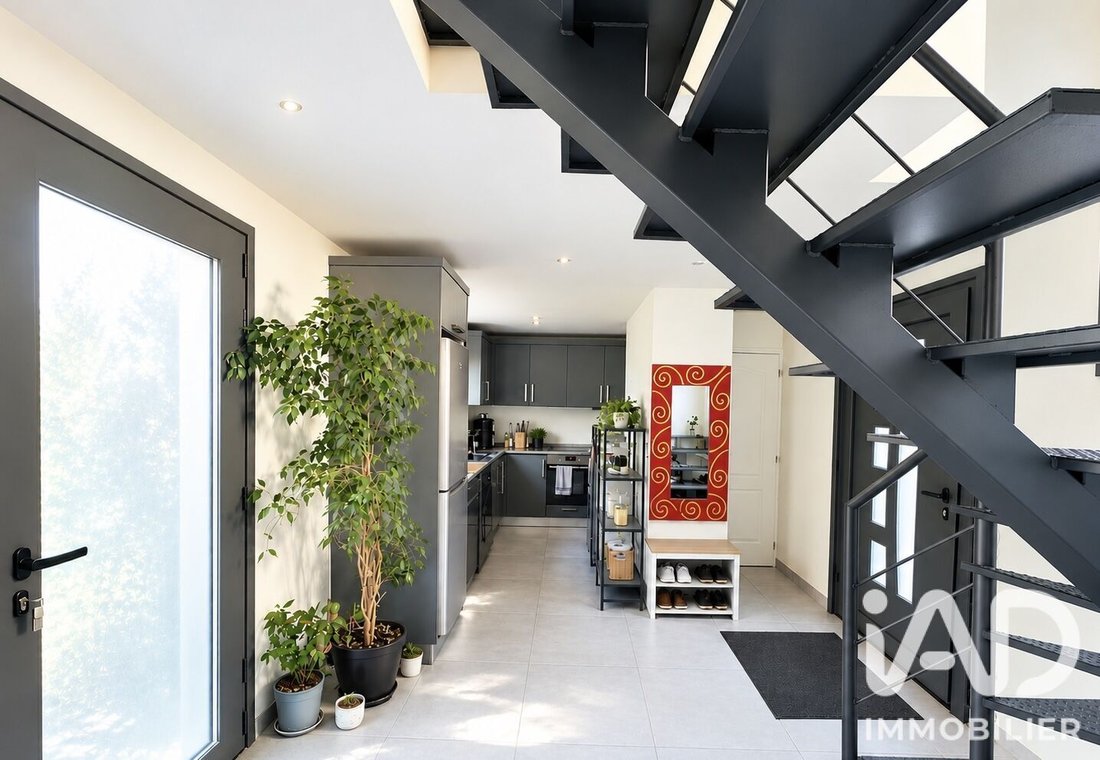 House in Forêt, Velizy-Villacoublay, France 2 - 19180772
