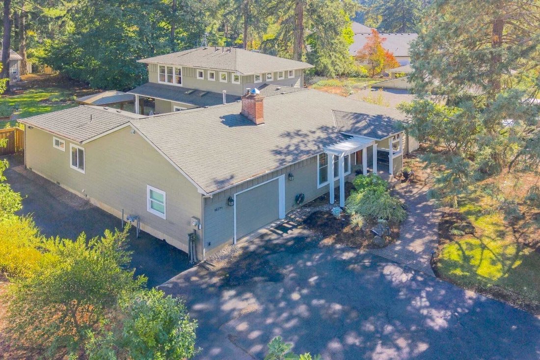 House in Lake Oswego, Oregon, United States 2 - 19170958