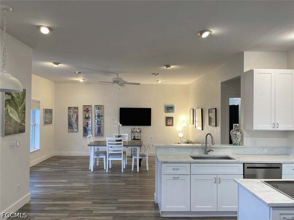 Maison à Fort Myers, Floride, États-Unis 4 - 19171422