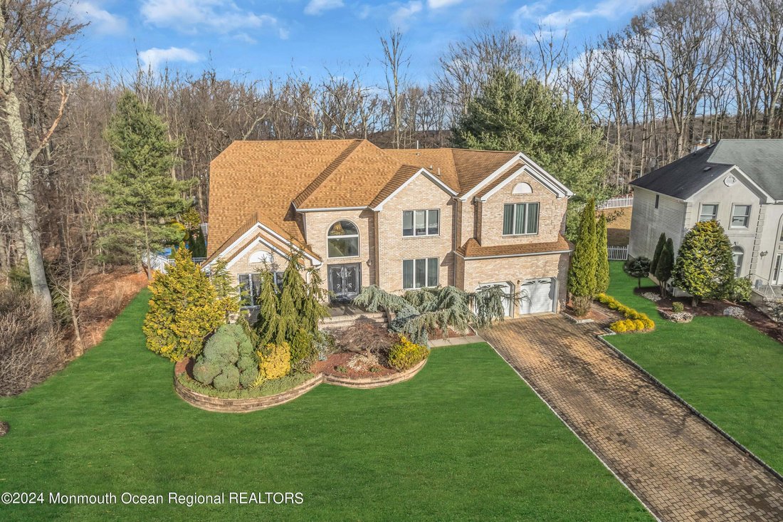 House in Manalapan Township, New Jersey, United States 2 - 19179634