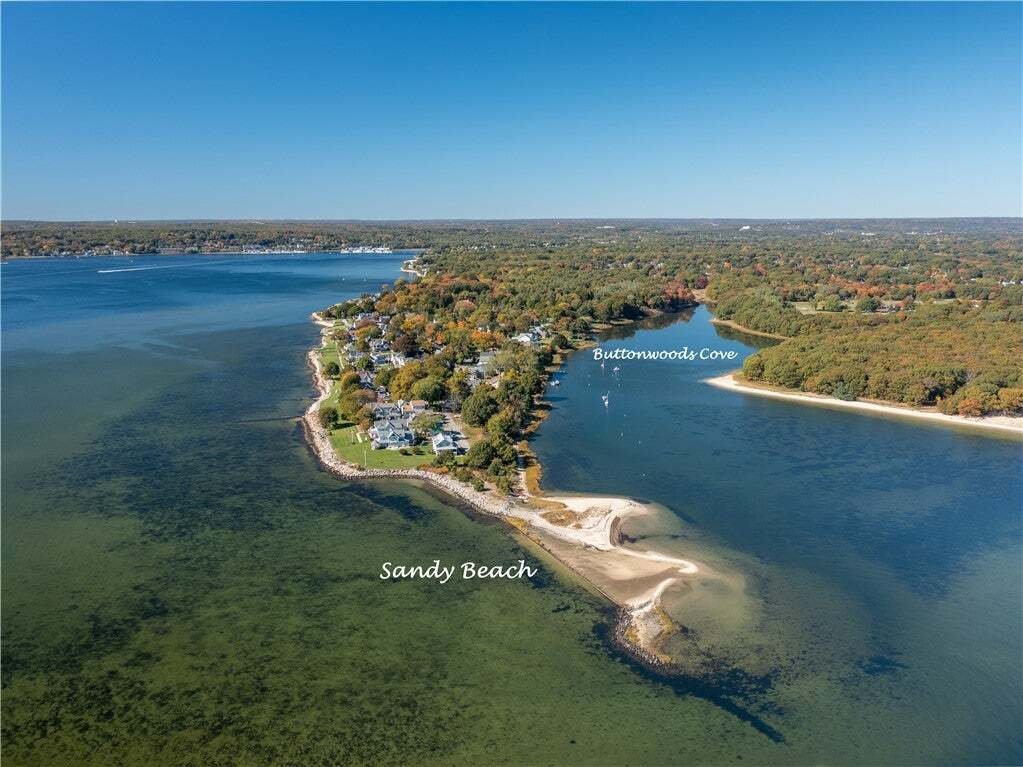 House in Warwick, Rhode Island, United States 3 - 19172197