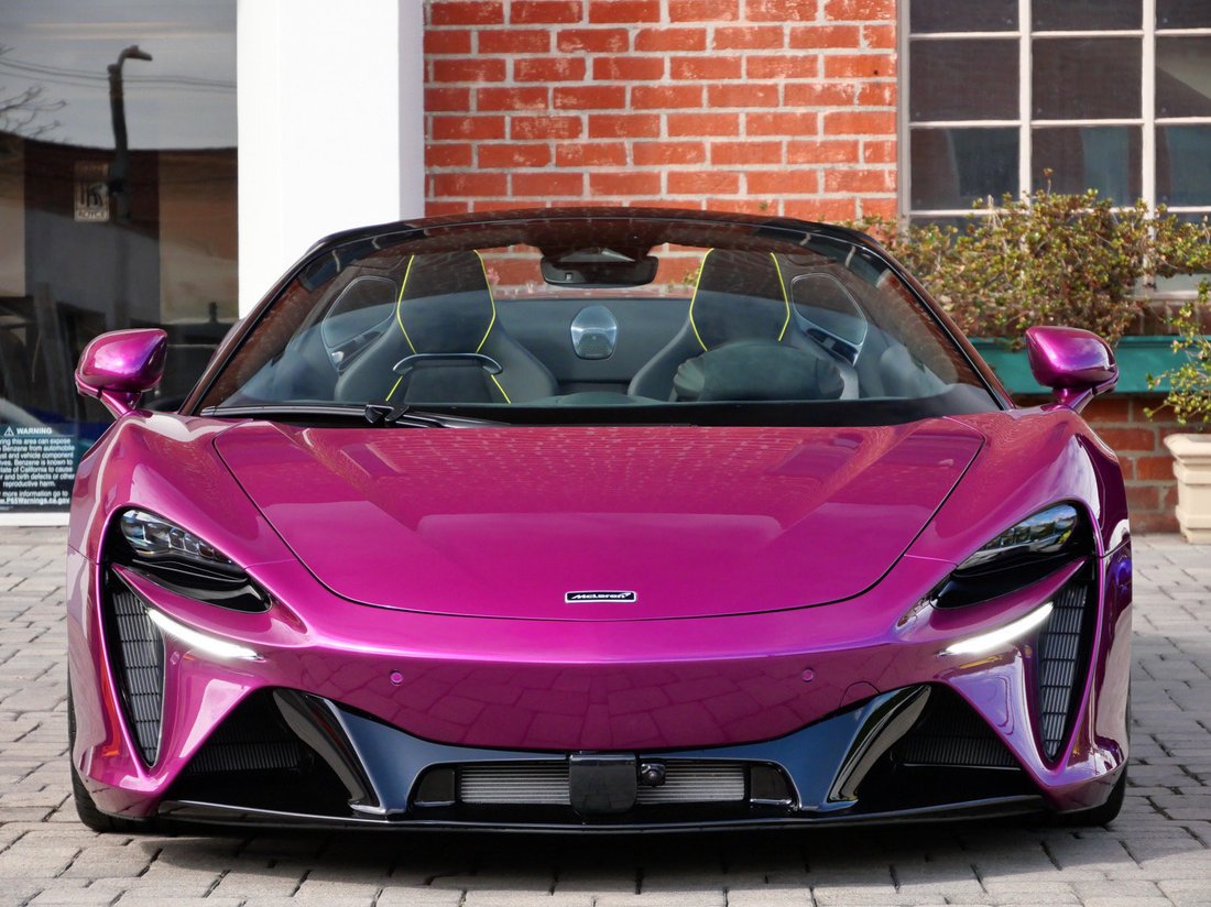 Cabriolet in Beverly Hills, CA, United States 2 - 19175323