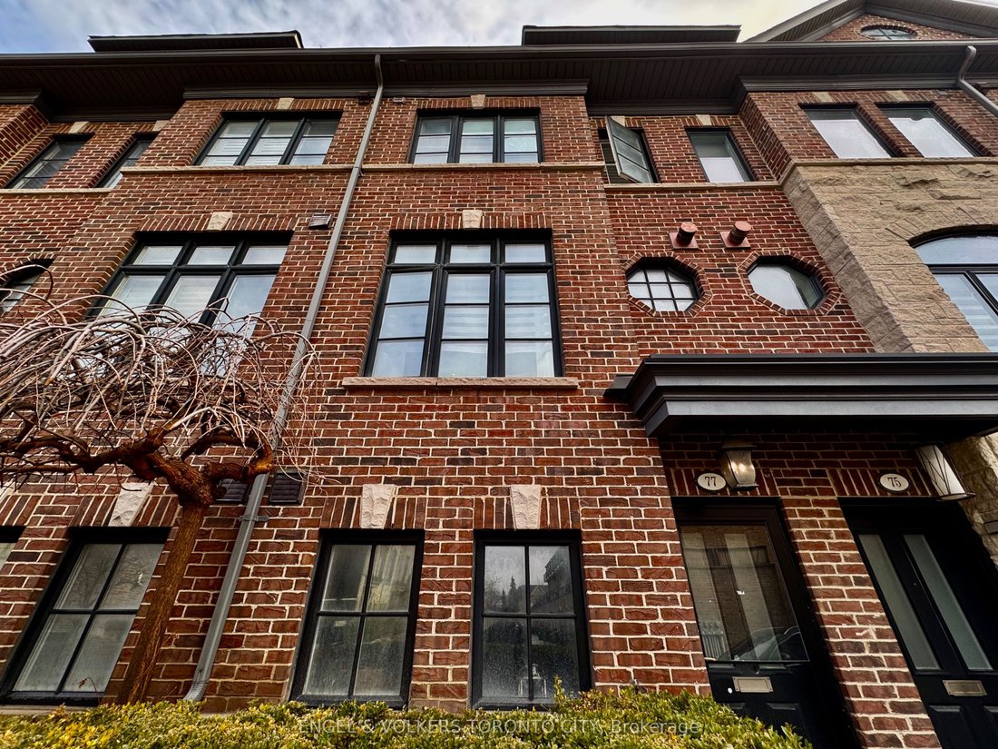 Townhouse in Toronto, Ontario, Canada 2 - 19173220