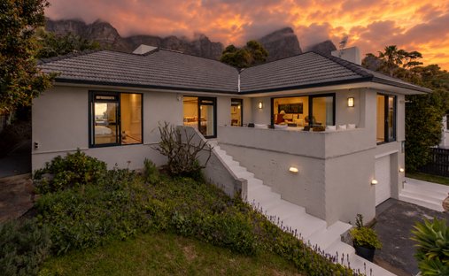 House in Camps Bay, Atlantic Seaboard, Cape Town 1