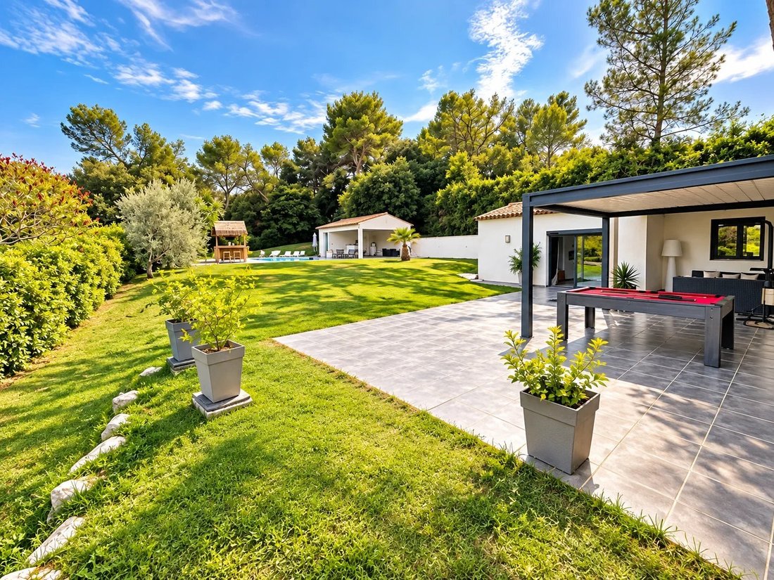 Villa in Nord, Roquefort-les-Pins, France 2 - 19178261