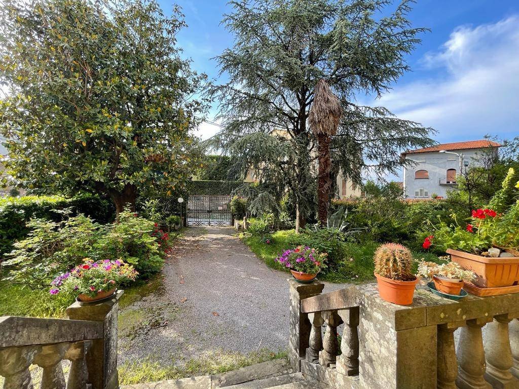 Villa in Compitese, Capannori, Tuscany 2 - 19179199