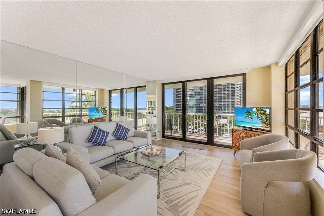 Condo in Marco Island, Florida, United States 4 - 19171403