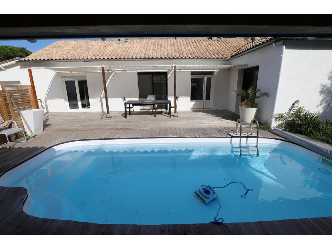 House in Saint-Georges-d'Oleron, Nouvelle-Aquitaine, France 2 - 19175329