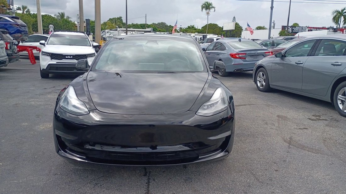 Sedan in Davie, FL, United States 2 - 19181259