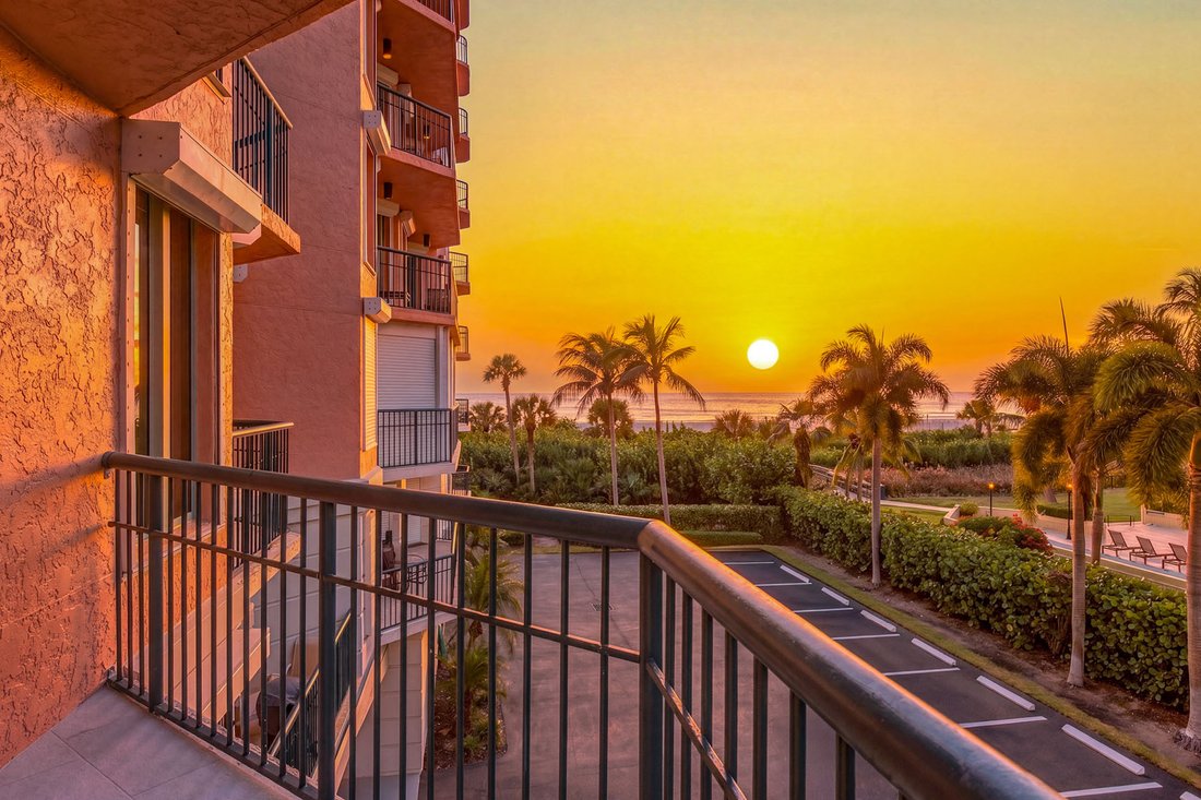 Condo in Marco Island, Florida, United States 1 - 19176175