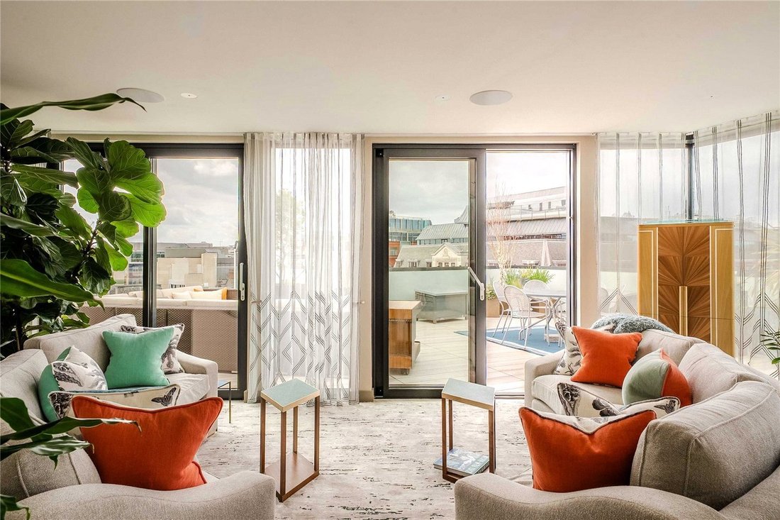 Apartment in Soho, England 2 - 19174811