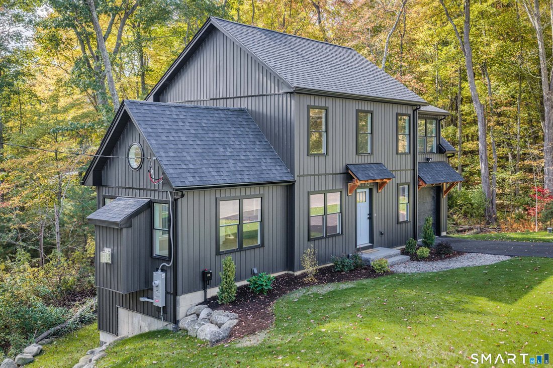 House in Ellington, Connecticut, United States 2 - 19181042