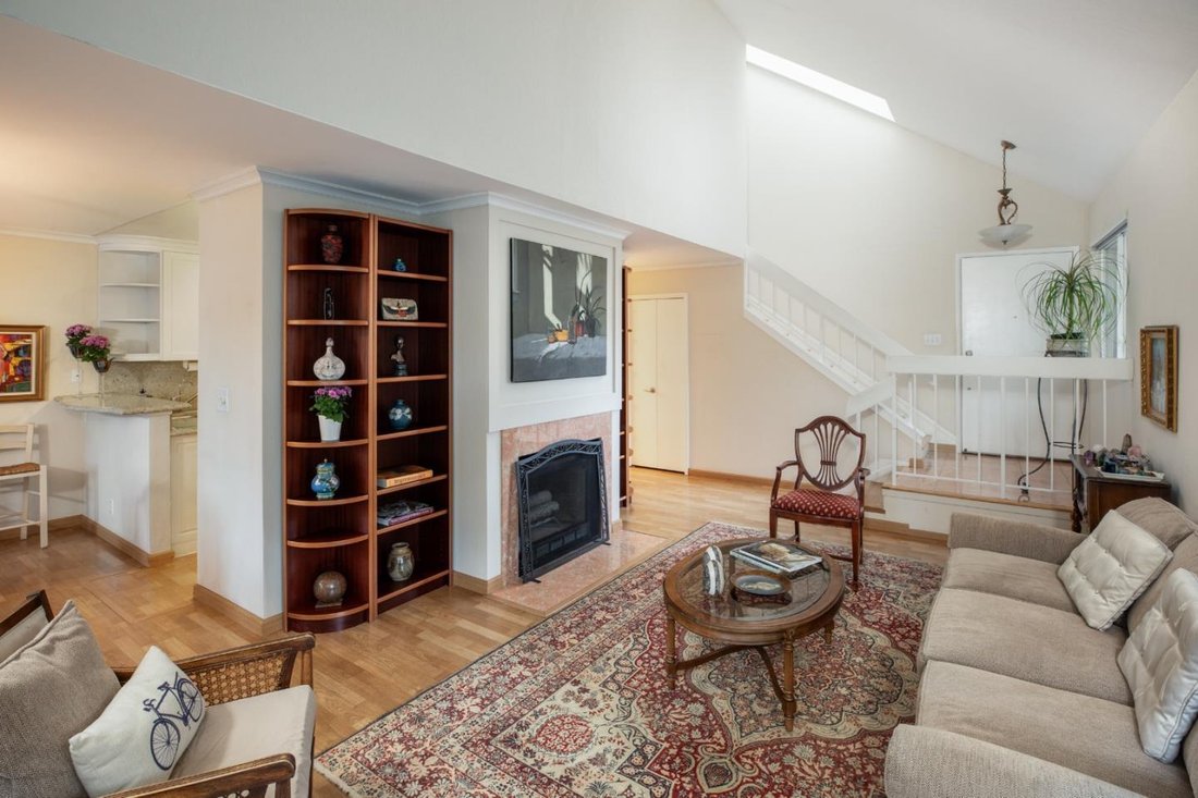 Townhouse in Palo Alto, California, United States 5 - 19174896