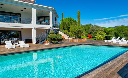 Maison à Ville-Les Saquedes-Le Bouillonnet, Sainte-Maxime, France 1