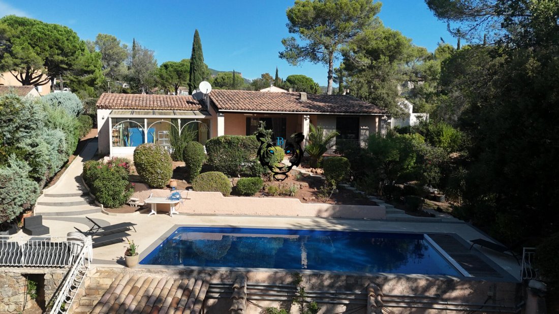 Maison à Ecarts, Roquebrune-sur-Argens, France 1 - 19153090