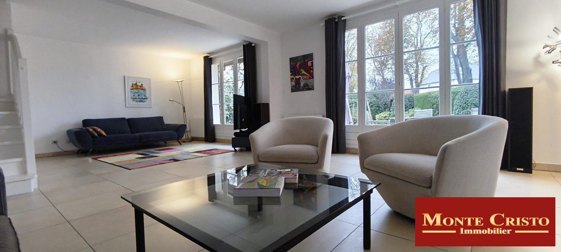 House in Les Residences, Noisy-le-Roi, France 2 - 19082429