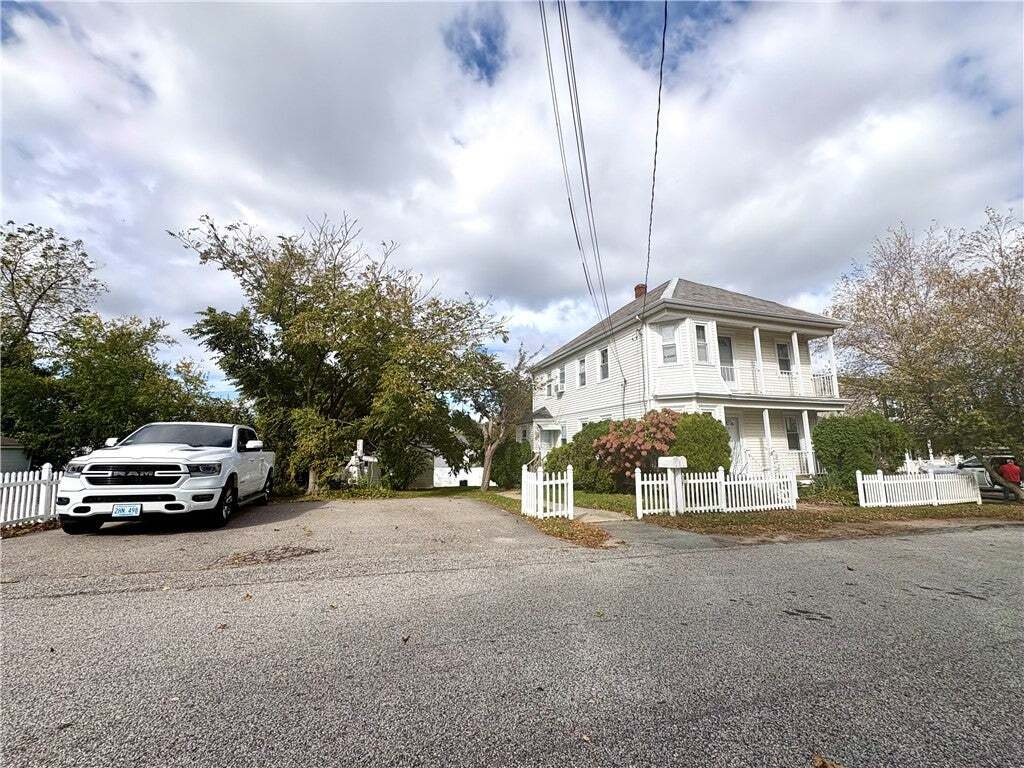 Cranston, Rhode Island, United States 2 - 19181879