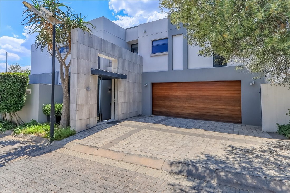 House in Sandton, Gauteng, South Africa 2 - 19173300