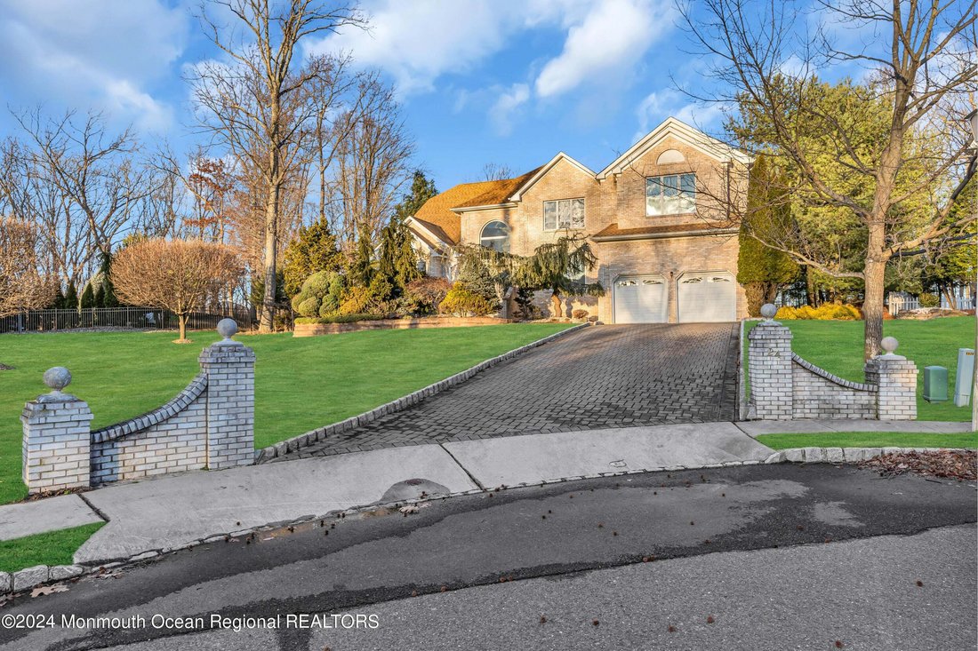 House in Manalapan Township, New Jersey, United States 3 - 19179634