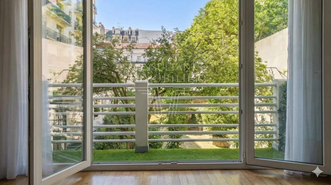 Apartment in Auteuil Nord, Paris 16e Arrondissement, Paris 2 - 19173158