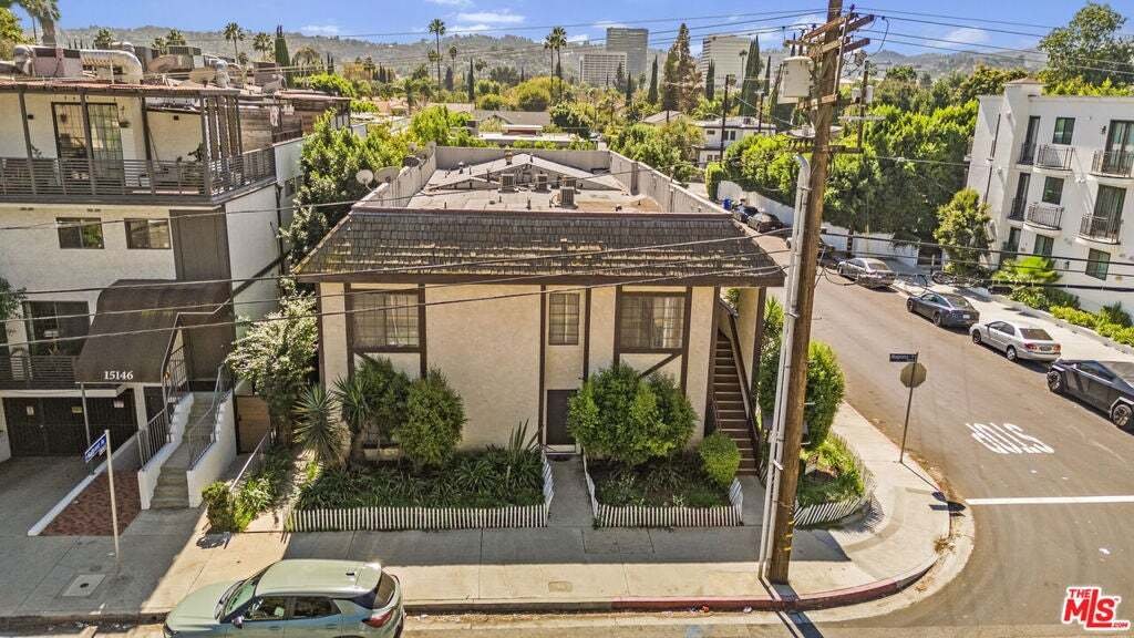 Los Angeles, California, United States 3 - 19172307