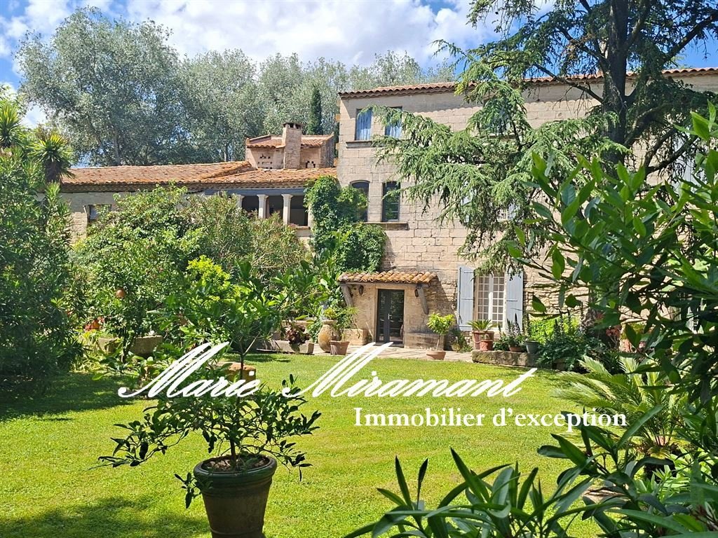 Estate in Arles, Provence-Alpes-Côte d'Azur, France 1 - 19177251