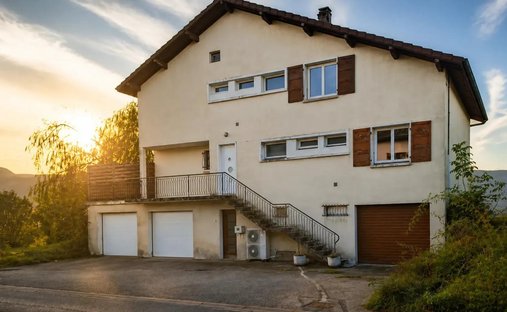 Maison à Challonges, Auvergne-Rhône-Alpes, France 1