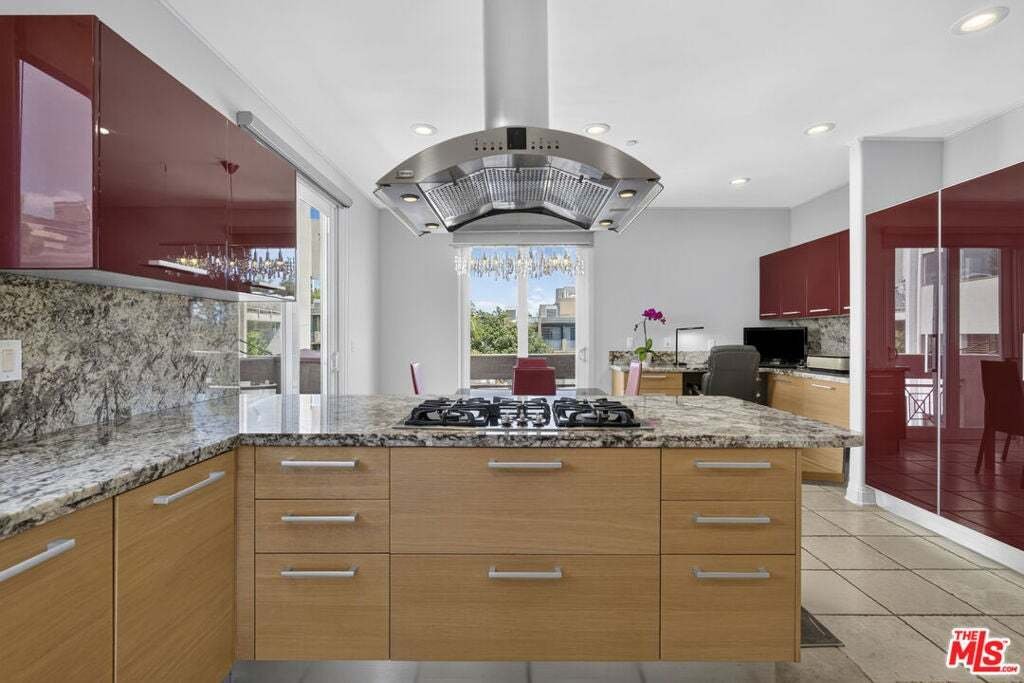 Condo in Los Angeles, California, United States 5 - 19177991
