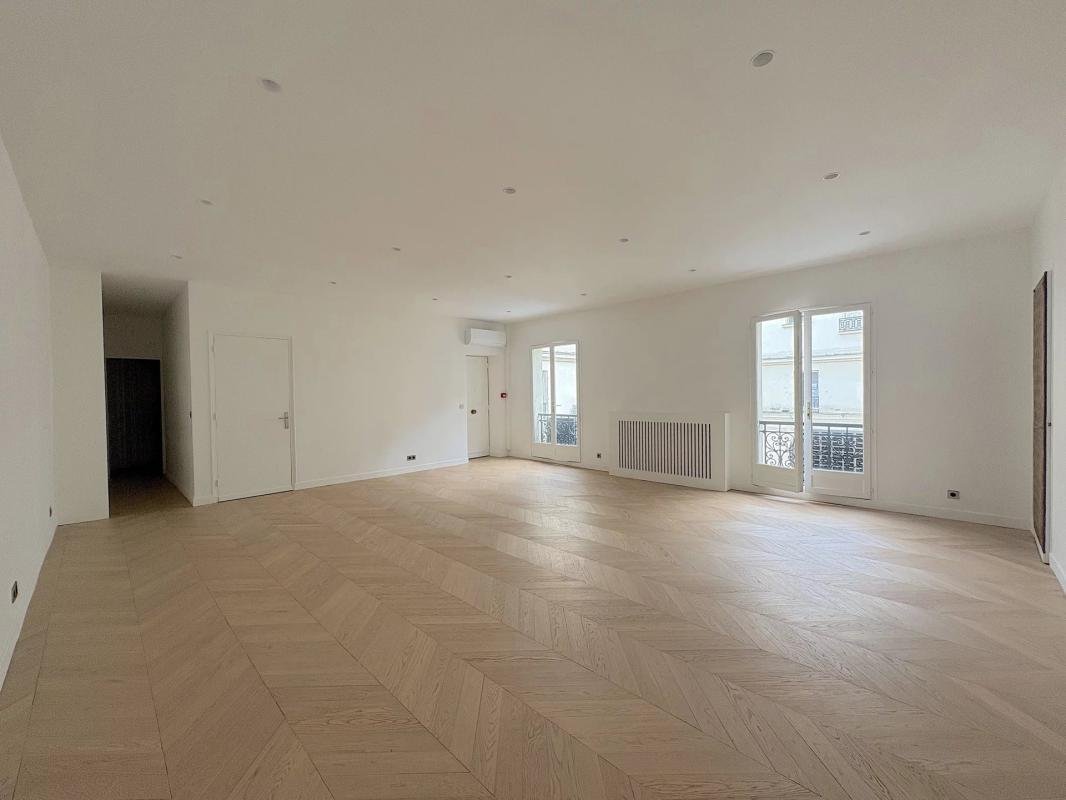 Wohnung in Triangle d'Or, Paris 8e Arrondissement, Paris 4 - 19170050