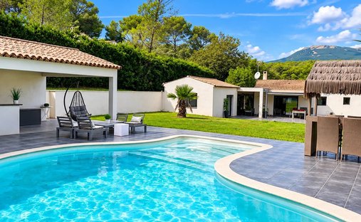 Villa à Nord, Roquefort-les-Pins, France 1