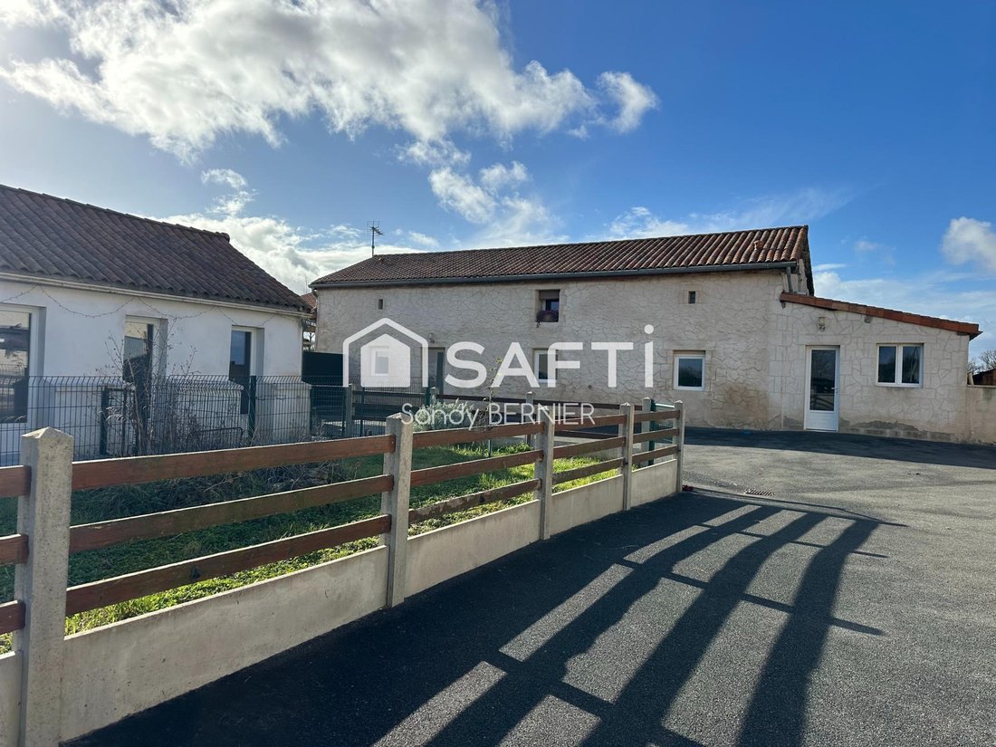 House in La Puye, Nouvelle-Aquitaine, France 2 - 19176035