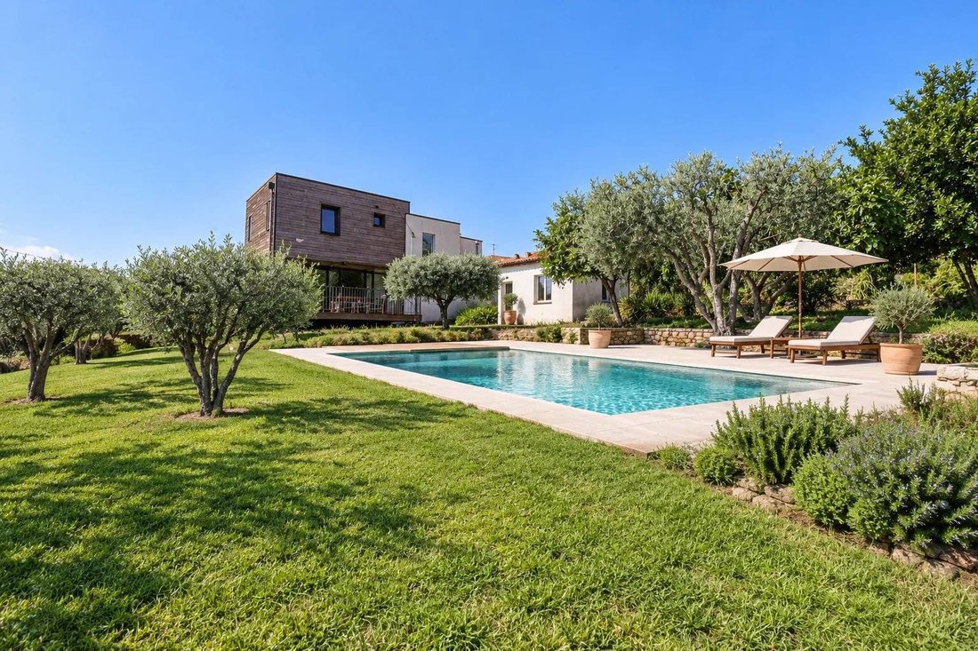 Villa in Carros, Provence-Alpes-Côte d'Azur, France 4 - 18159215
