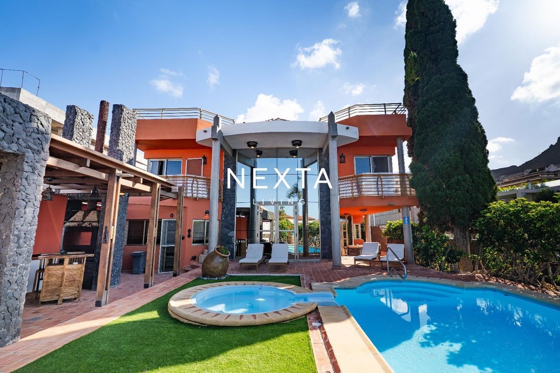 Villa in Costa Adeje, Adeje, Canary Islands 3 - 19169036