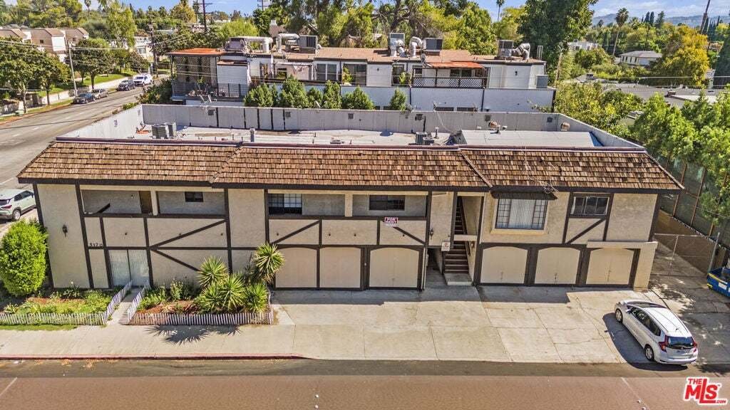 Los Angeles, California, United States 2 - 19172307