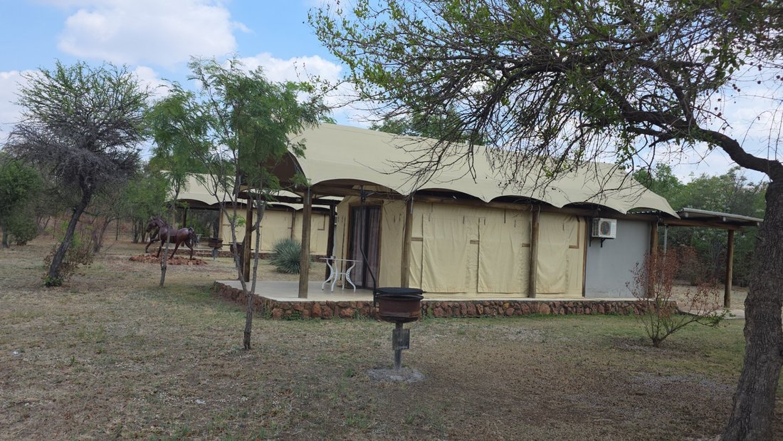 Farm Ranch in Metropolitanstadt Tshwane, Gauteng, Südafrika 3 - 19169727