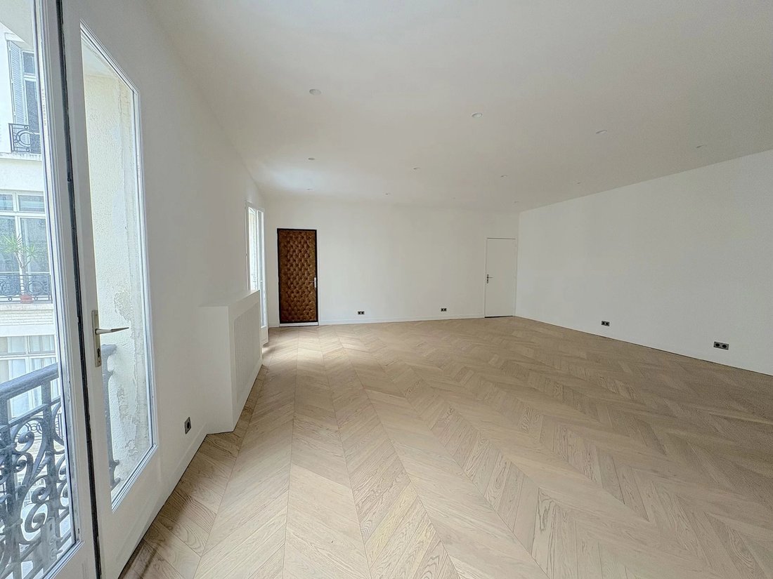 Appartamento a Triangle d'Or, Paris 8e Arrondissement, Parigi 3 - 19169750