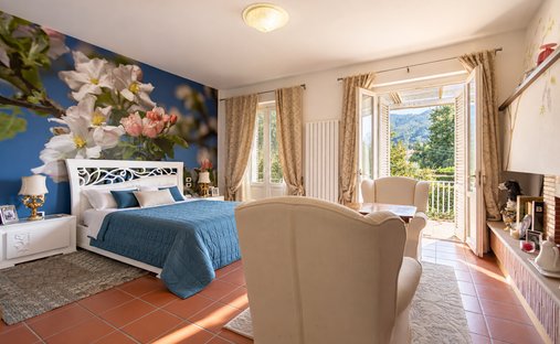 Country House in Pieve di Brancoli, Lucca, Tuscany 1