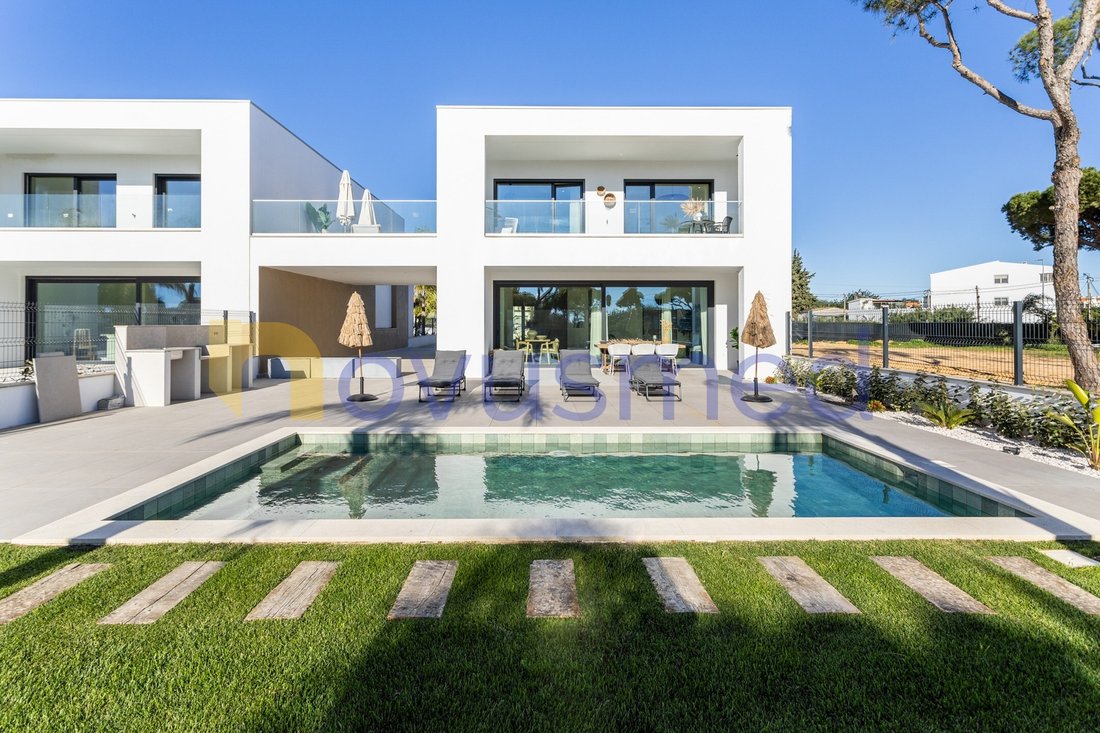 Casa a Quarteira, Algarve, Portogallo 1 - 17853279