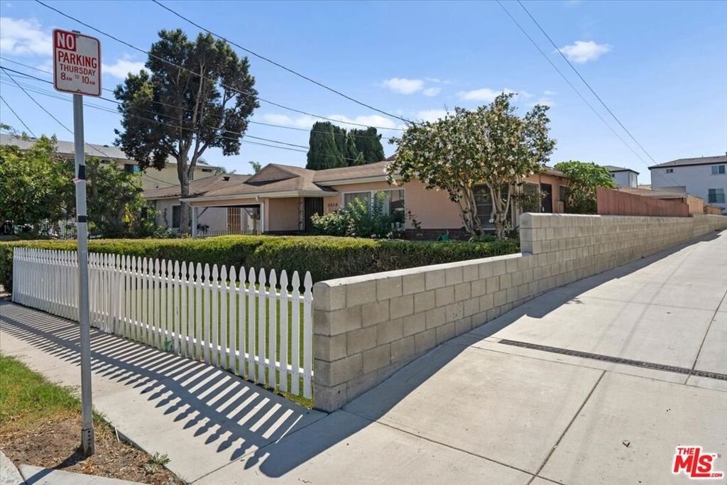 Altro a Hawthorne, California, Stati Uniti 2 - 19181966
