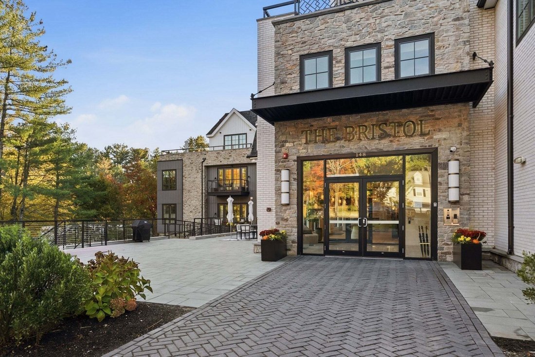 Condo in Wellesley, Massachusetts, United States 1 - 19173257