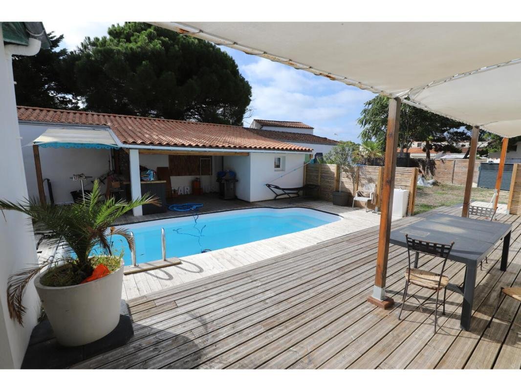 House in Saint-Georges-d'Oleron, Nouvelle-Aquitaine, France 3 - 19175329