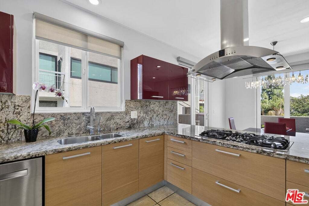 Condo in Los Angeles, California, United States 4 - 19177991