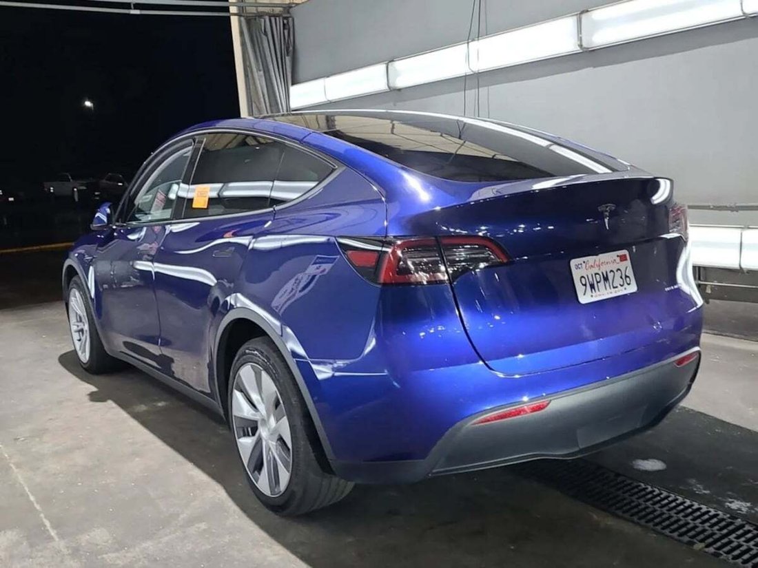 Suv in Newport Beach, CA, United States 4 - 19177130