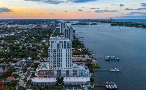 Condo in West Palm Beach, Florida, United States 1